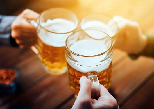 Happy Hour — $1 Off Every Pint